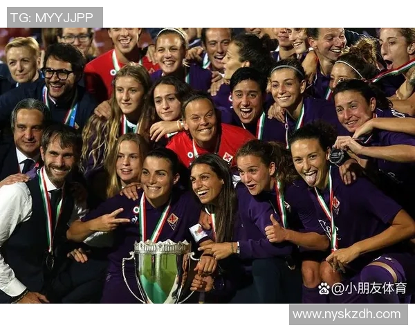 足球场上的女神风采展现：她们是力量与魅力并存的传奇球星